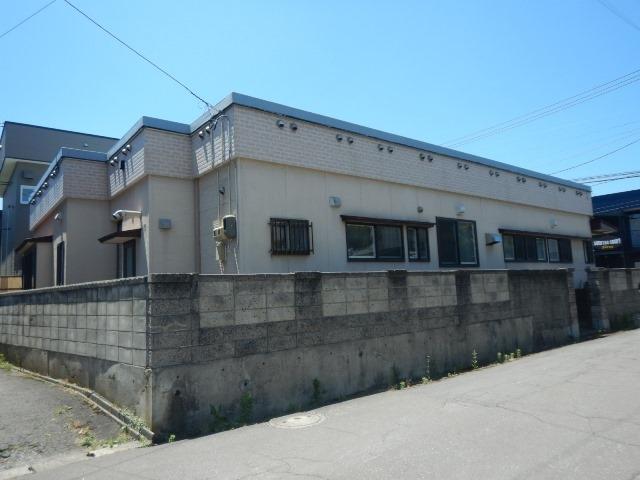 弘前市大字寒沢町14番地1他1筆