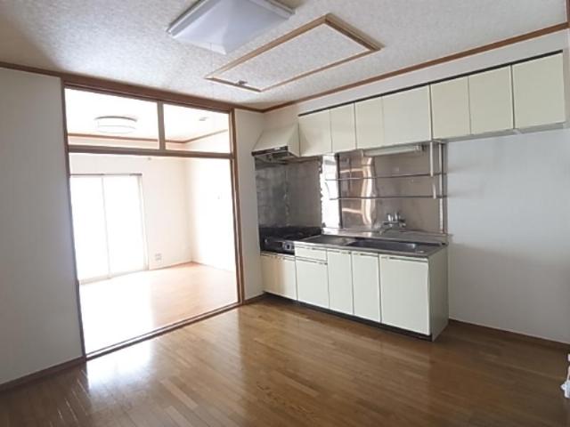 特進アパート