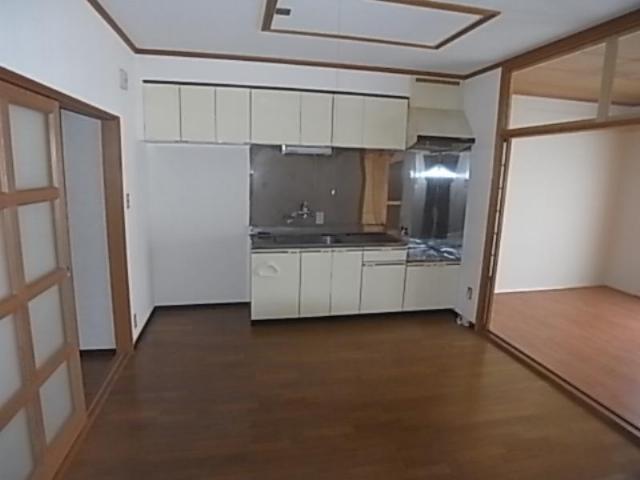 特進アパート