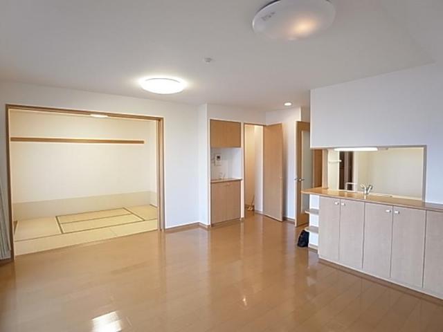 ポレスターセントラルシティ弘前606号 内観