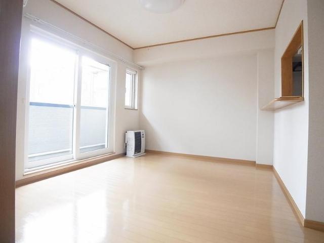 カーネリアン102号 内観