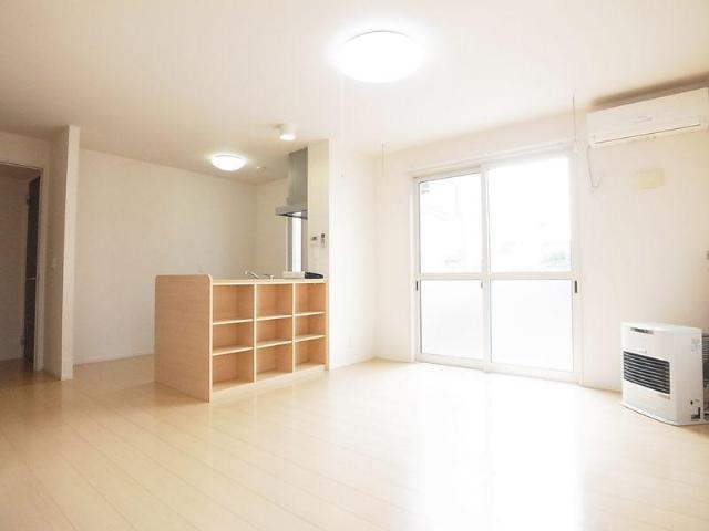 メゾン ラ・ポム102号 内観