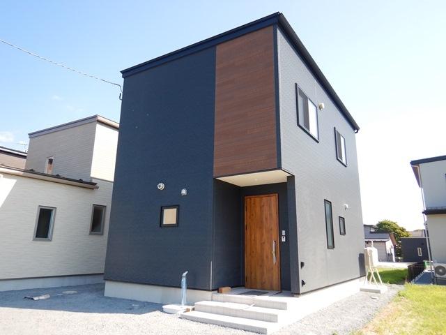 従前地八戸市大字尻内町字張田110番地7　区画C三条小学校・三条中学校ともに徒歩10分圏内！八戸駅やスーパーなども徒歩圏内♪ 駐車場アスファルト舗装で３台駐車可能！