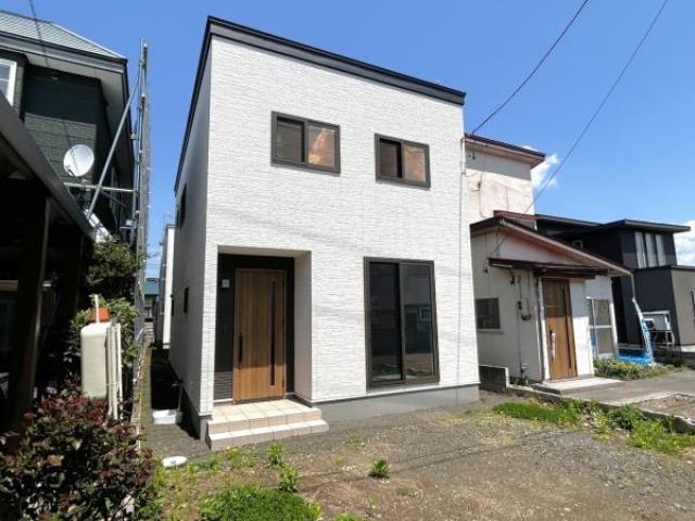 弘前市大字広野２丁目15番地41新築未入居、オール電化の住宅です。 千年小学校まで1,200ｍ、南中学校まで2,200ｍ！