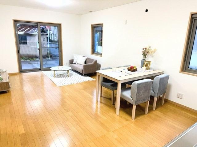 青森市千刈1丁目16番16