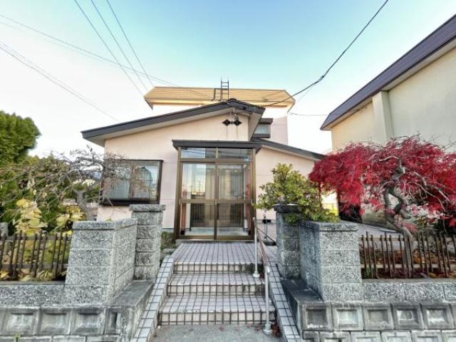 弘前市大字浜の町東５丁目26番地1毎日の通学・生活に便利な立地です。 致遠小学校まで550ｍ、第二中学校まで2000ｍ