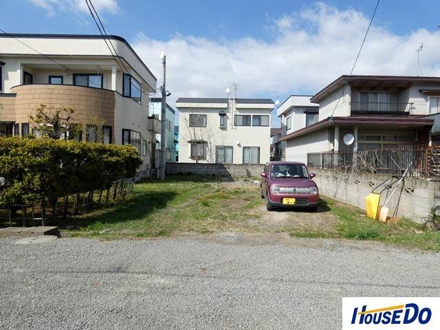 弘前市大字田町4丁目11番10田町4丁目に南向き約45坪売地出ました。 建築条件なし！現況更地です。