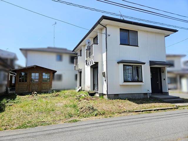 八戸市長苗代2丁目13番地17下長小学校　徒歩8分！公園前の角地♪　近隣商業施設充実！ 南東向きの明るい室内