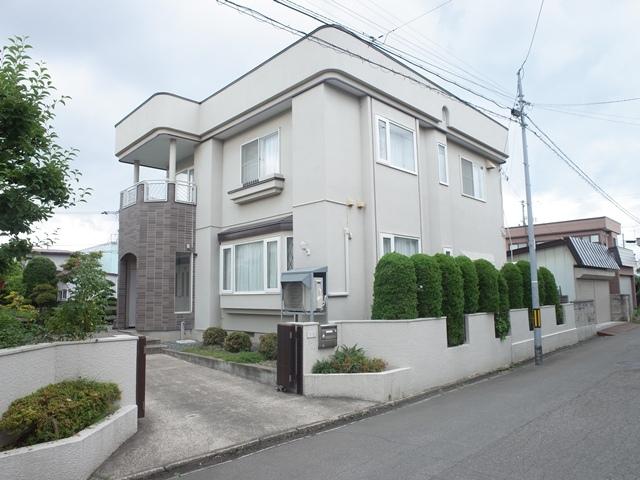 青森市佃2丁目226番地24、226番地25、他2筆佃小学校まで250ｍ！車庫2台、青空1台の駐車スペースがある広々6LDK住宅！ リフォームのご相談も承ります！