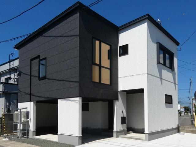 青森市中佃2丁目12-18外構工事まで含めたオールインワン仕様！リビング吹き抜けで開放感あふれる4LDK住宅！