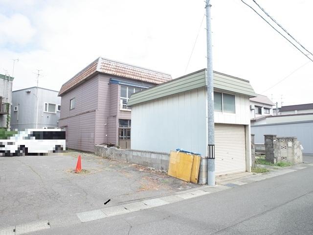 青森市旭町1丁目134番地23マエダストア旭町店まで100ｍ！甲田小学校まで250ｍ！ 現状でのお引渡しとなります