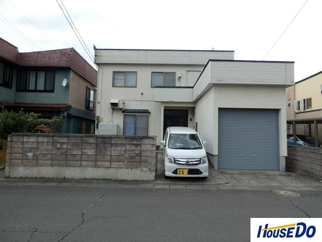 弘前市大字元寺町小路17番地5駅徒歩14分の好立地、ぜひ一度ご覧ください！ 弘前中心部でこの広さ、この価格！土地約97坪×5LDKのゆとりある住まい。